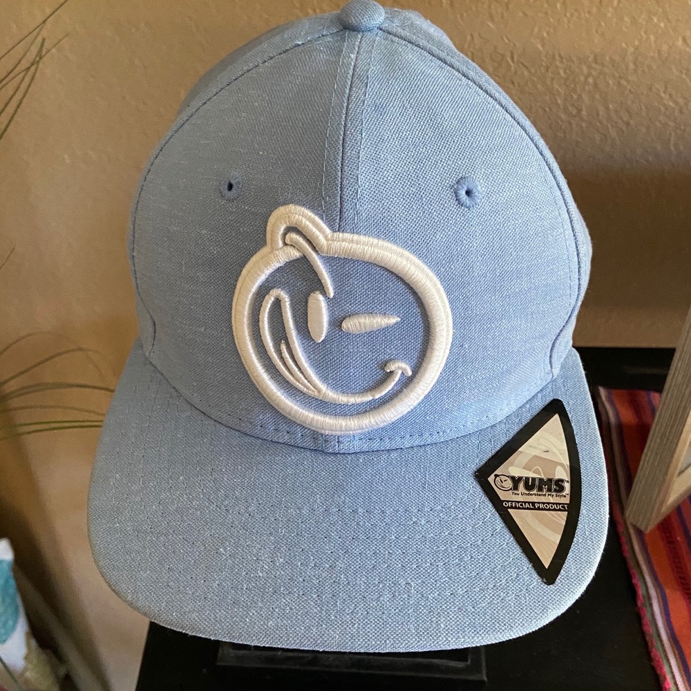 Adjustable hat